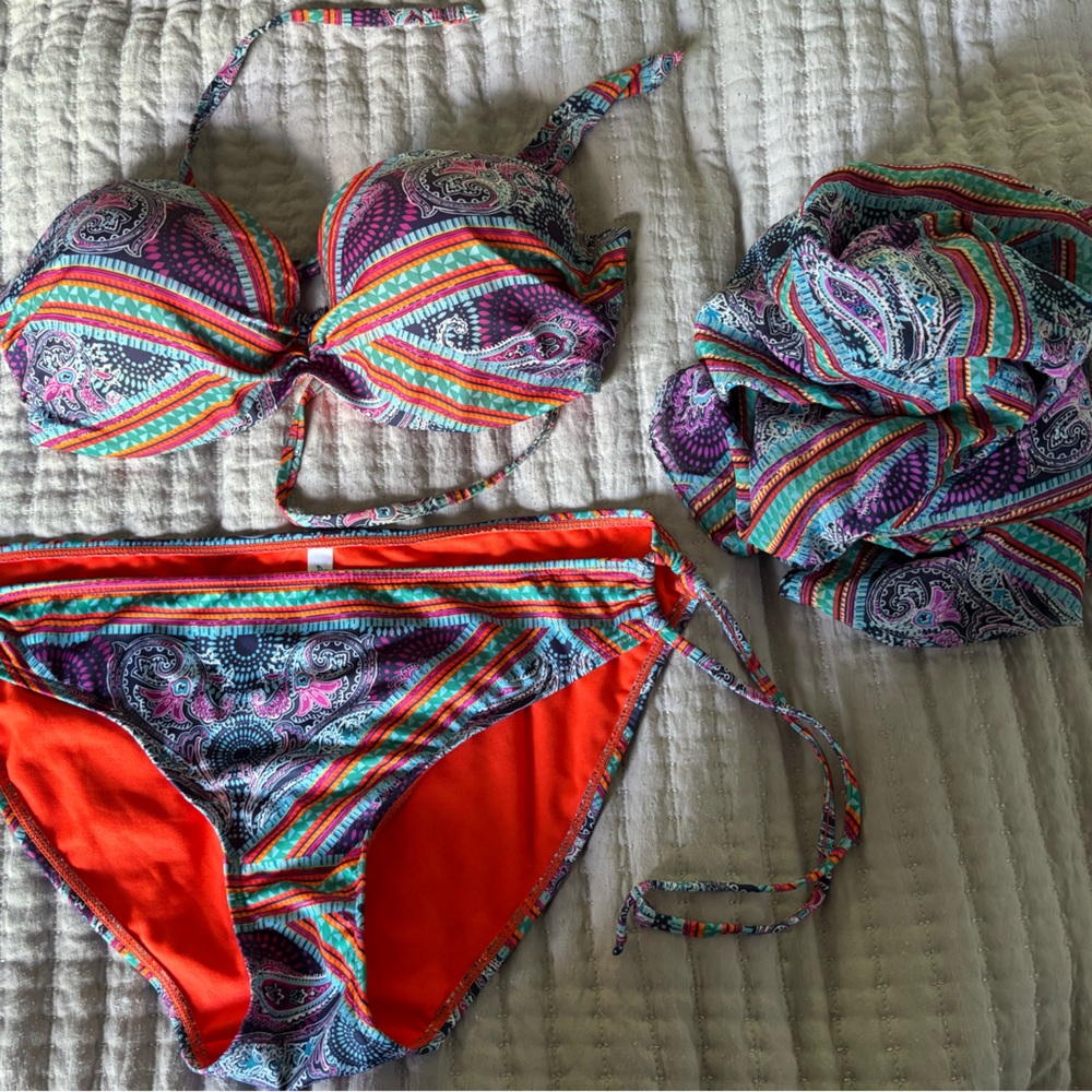 🌸 2 for $20 sale 🌸 3 piece bikini set
